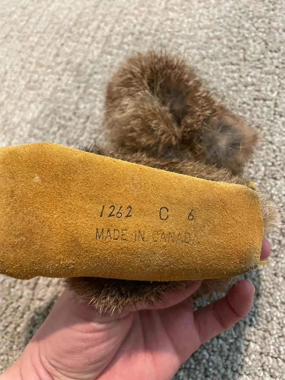 Faux-Fur Trim Suede Baby Moccasins in Camel